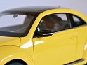 1:18 Kyosho Volkswagen The Beetle Coupé 2011 Yellow. Uploaded by Ricardo